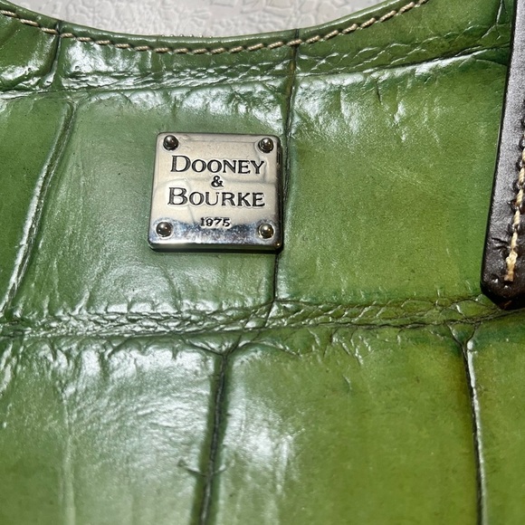 Dooney & Bourke Croc Embossed Hobo. Green!! Gorgeous . VGC  Excellent Condition - Picture 2 of 15